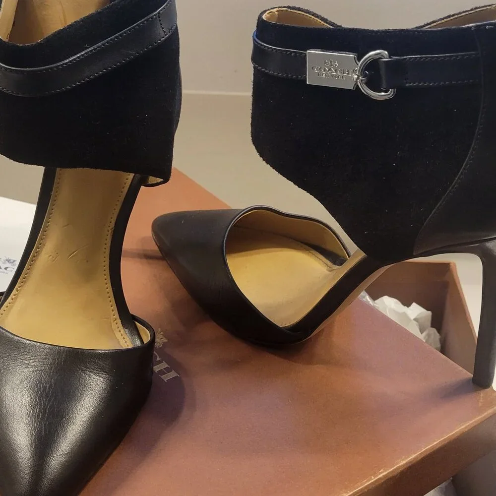 Coach Shoes - Size 7 - Picture 3 of 5